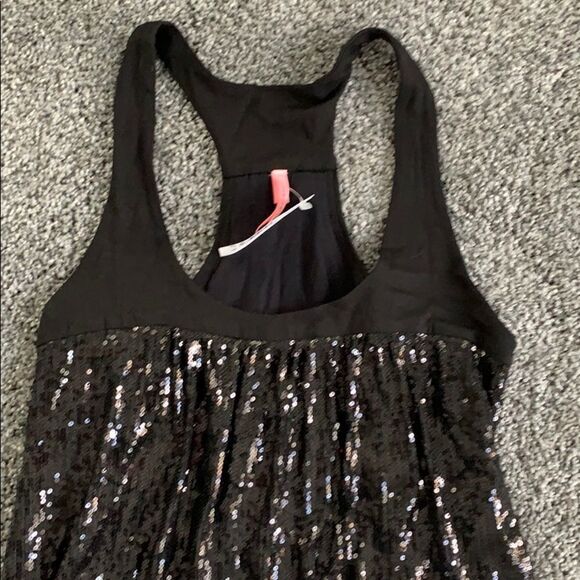 NWT Eight Sixty racer back sequin dress. M - Picture 2 of 5
